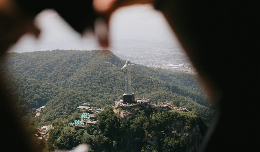 gabriel-voltz-77ljDOmJHfg-unsplash