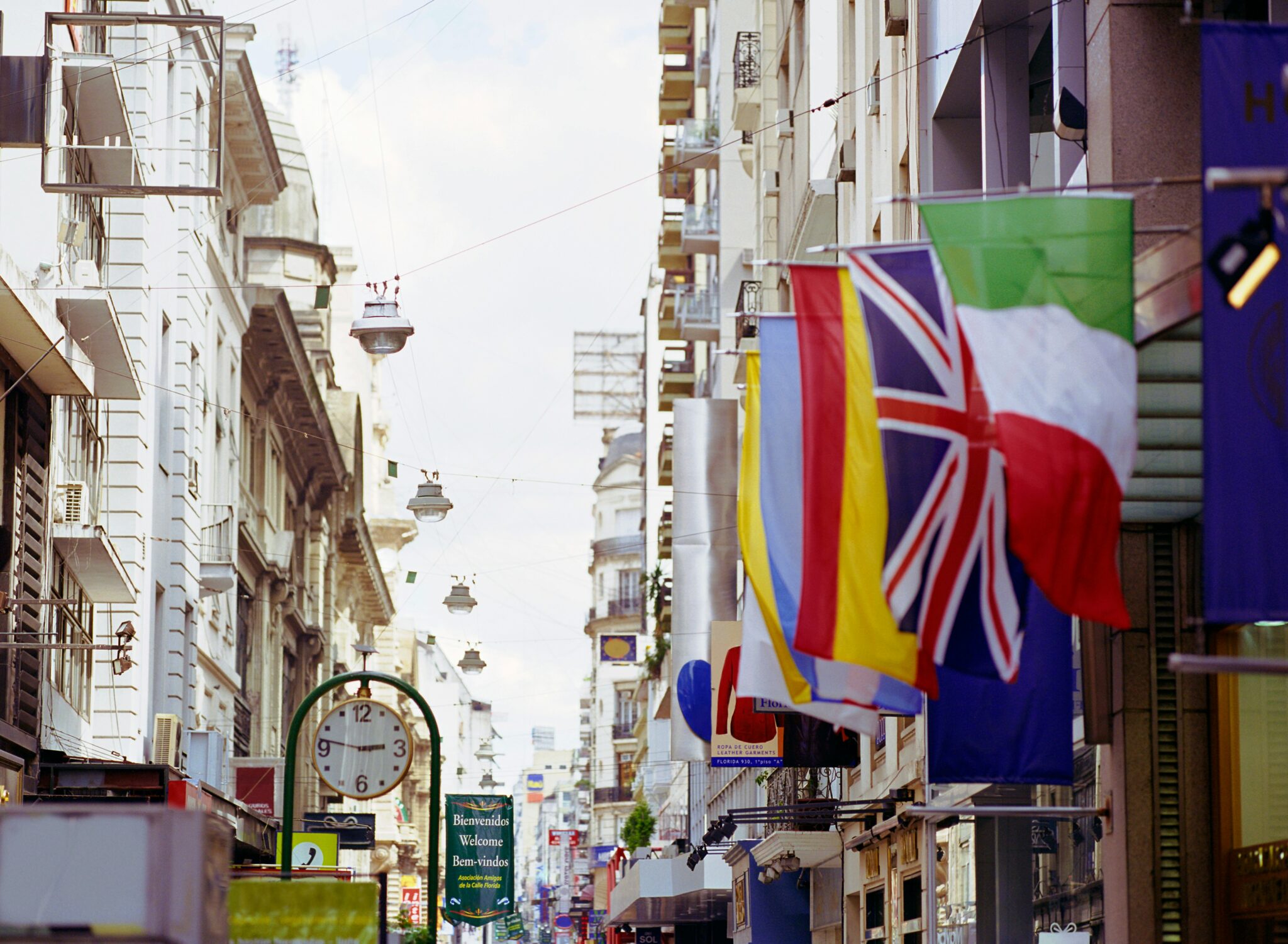 Drapeaux UK, Italie, Argentine...