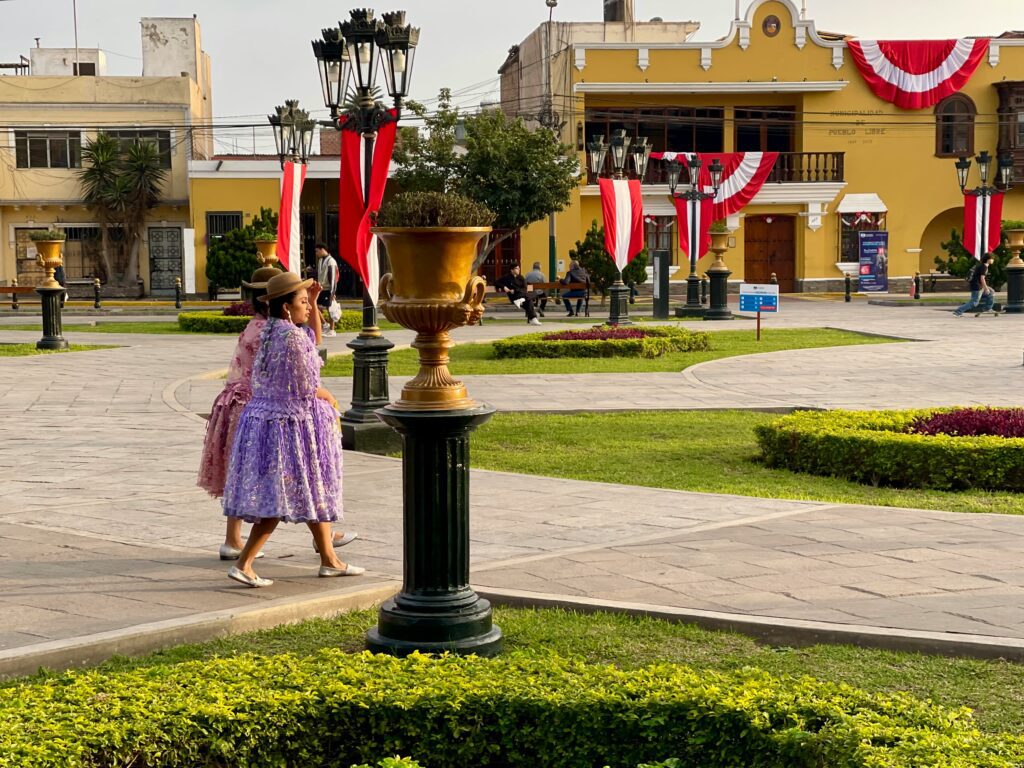 pueblo-libre-jUk4gMB8GJE-unsplash