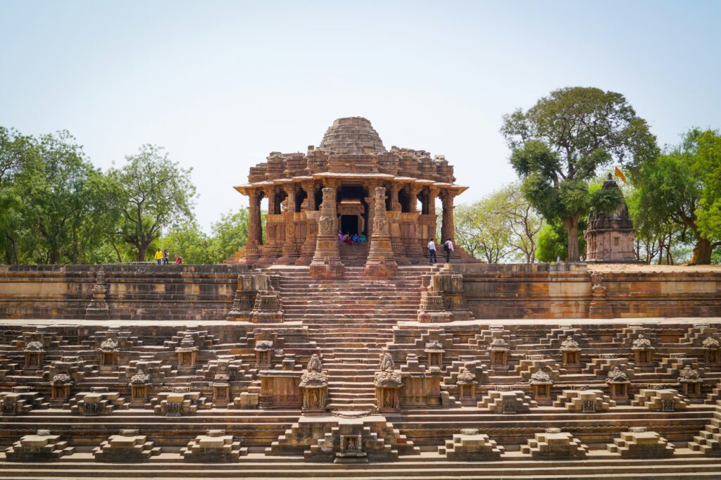 hardik-joshi-a9Ro6Ezvkn8-unsplash