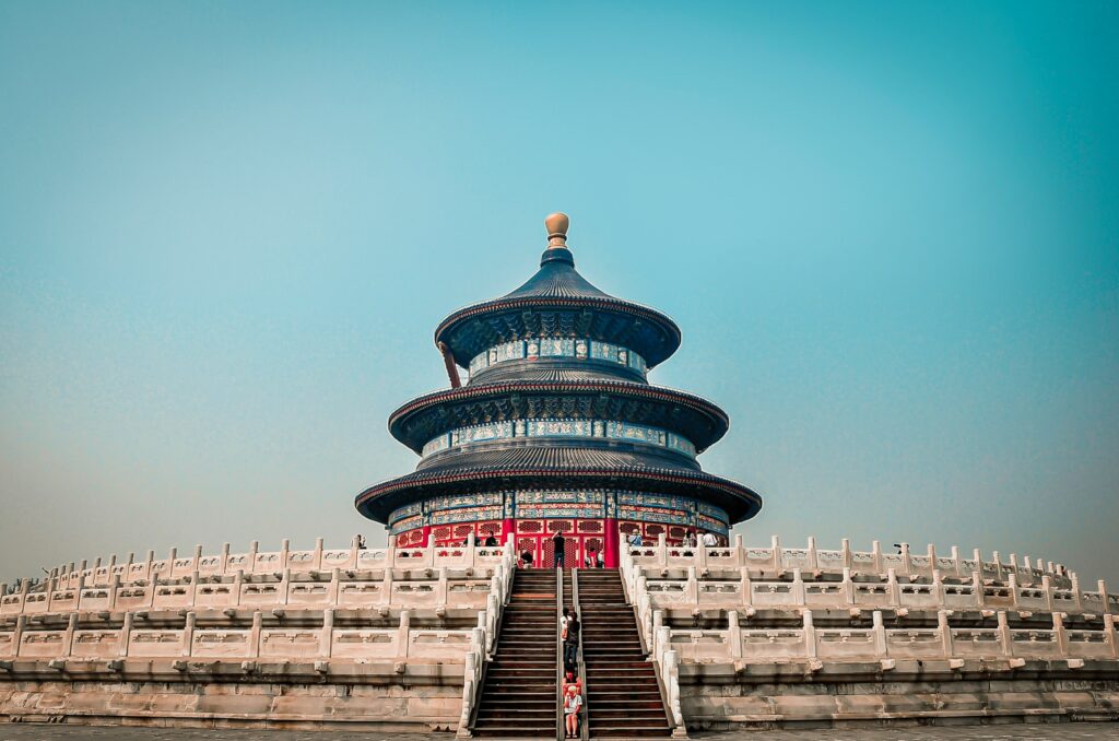 victor-he-0xn9T2cEigE-unsplash