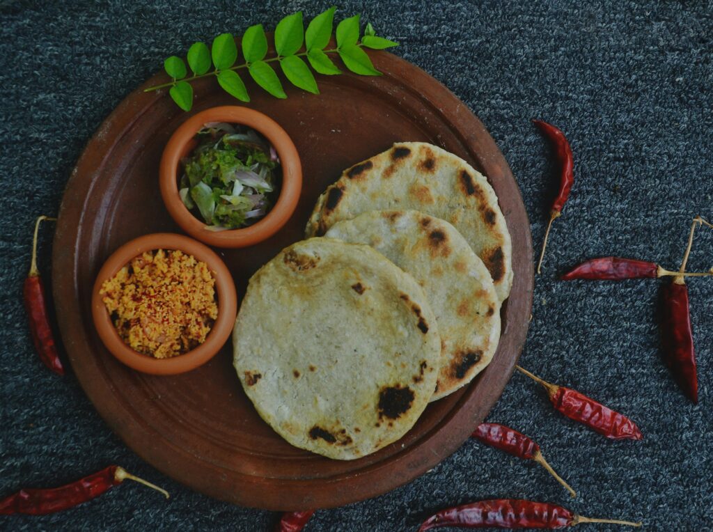 Un plat de nourriture végétarienne, spécialité Sri Lankaise.