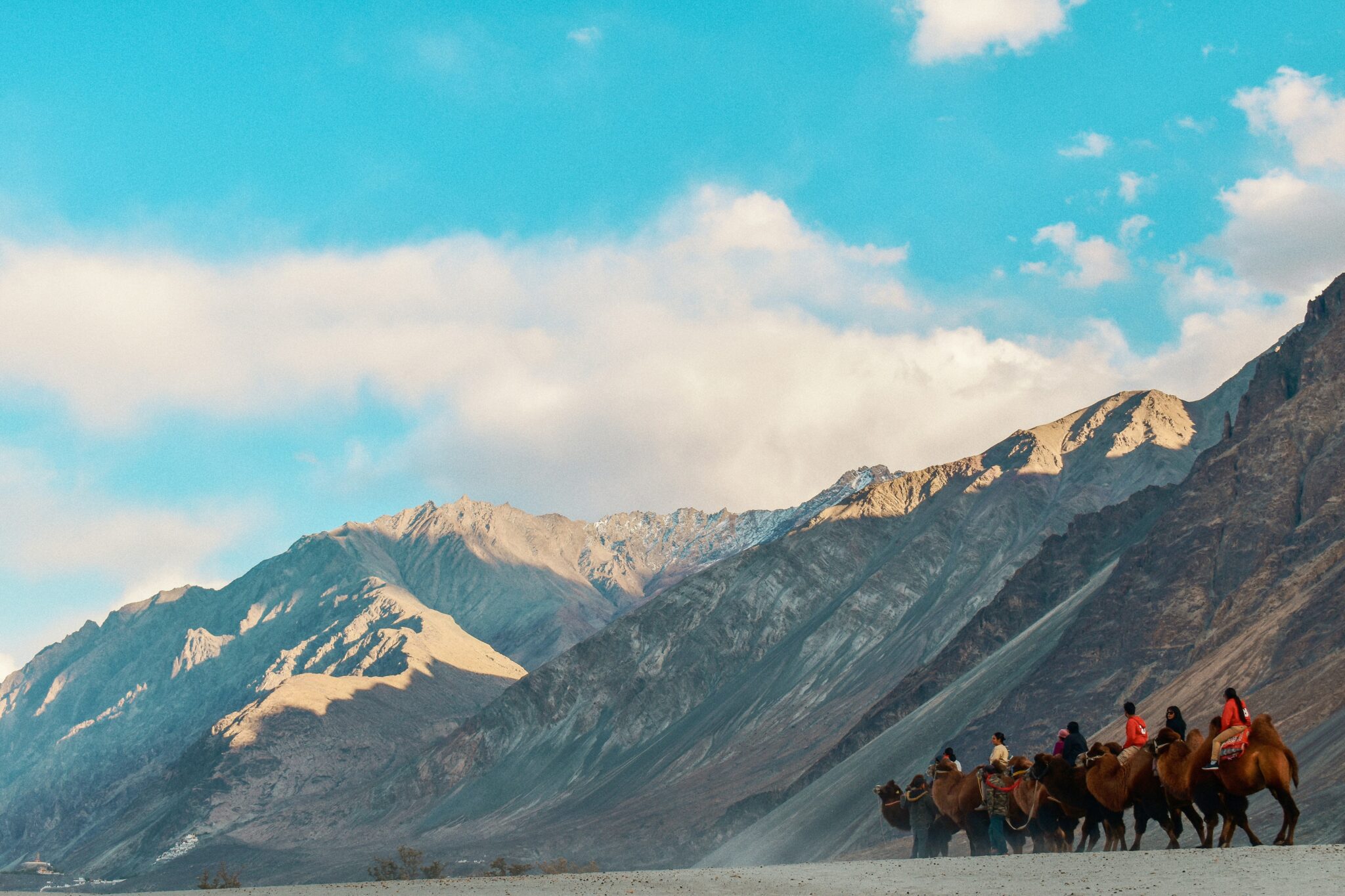 Vallée de la Nubra avec des touristes .