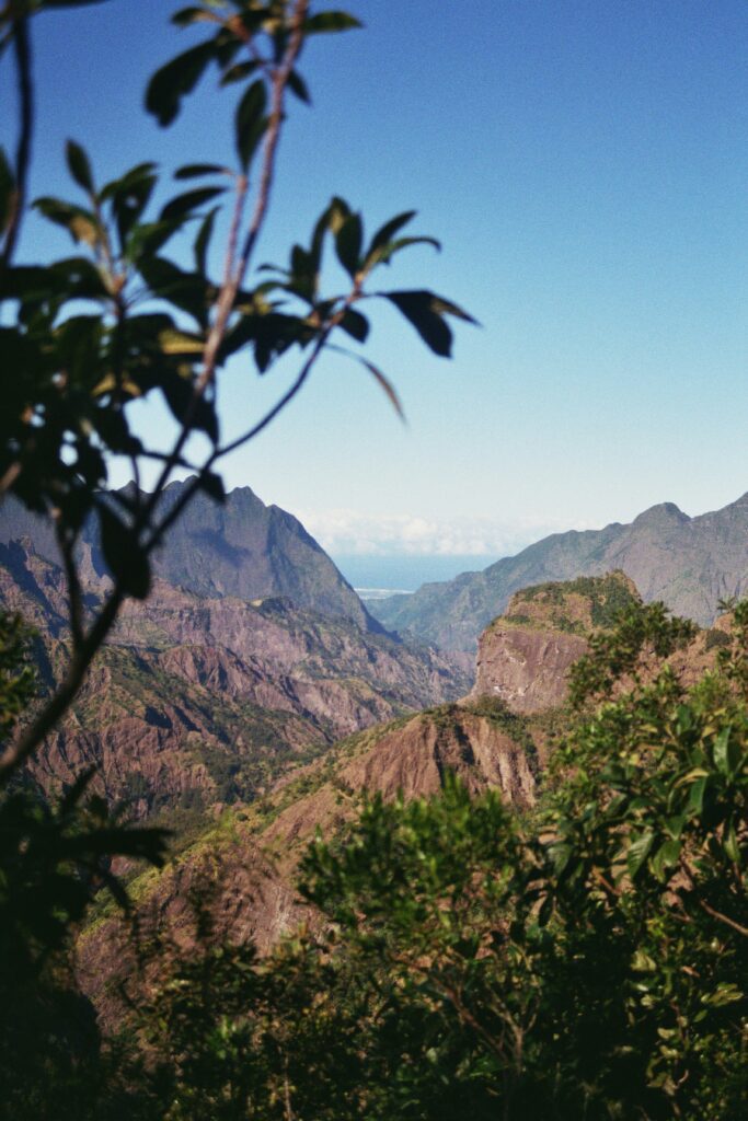 photo portrait d'une chaîne de montagnes à Cilaos à La Réunion.