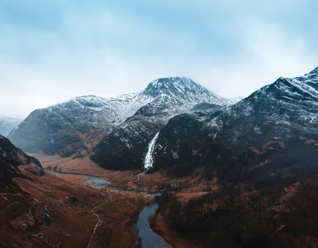 Montagne Fort William avec un route.